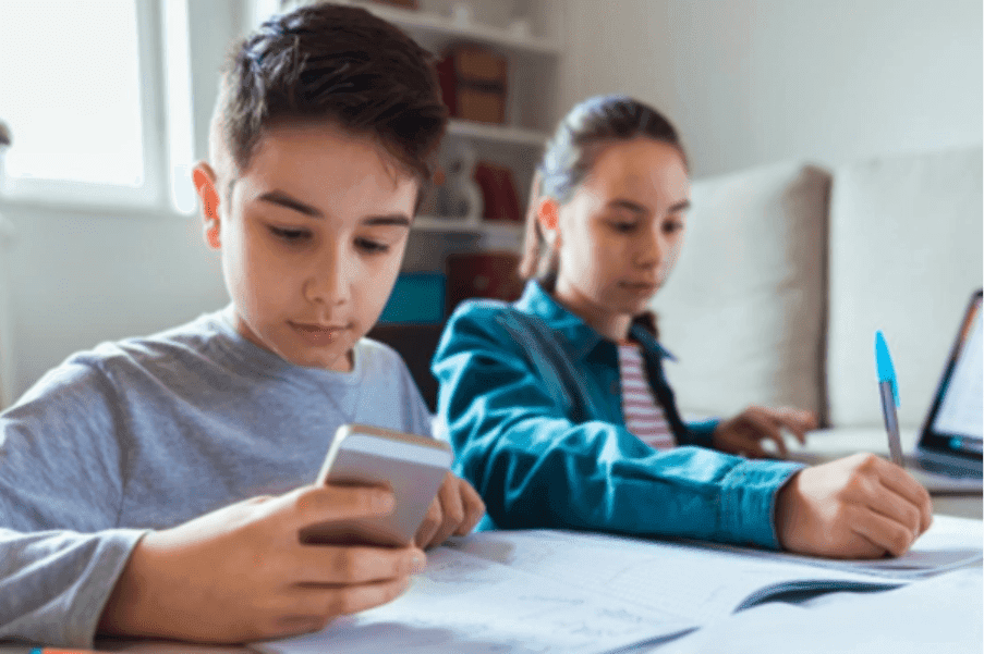 Screen Time & Study Time: How to Find the Right Balance for Your Child