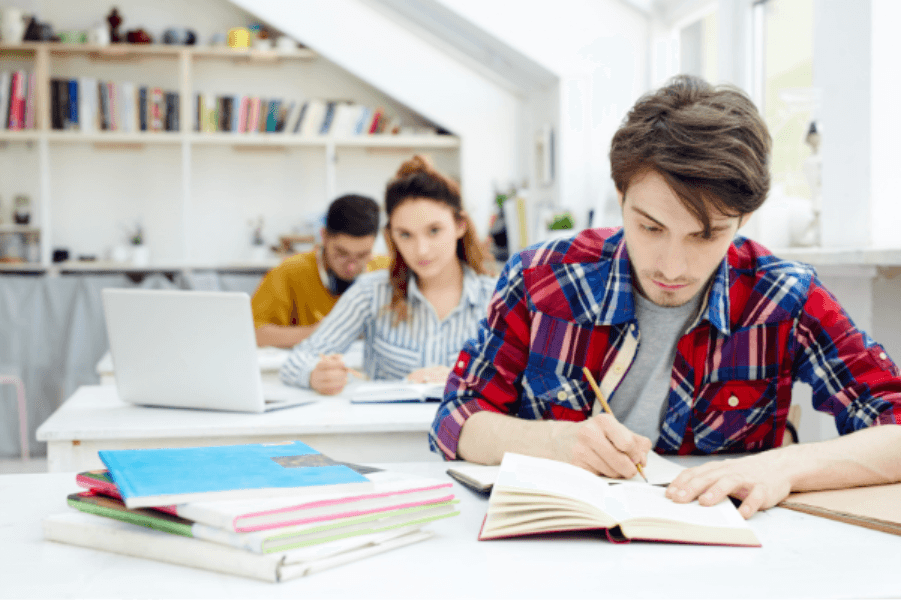 CAT Exam Preparation in Dubai: How the Right Teachers Can Help You Crack CAT